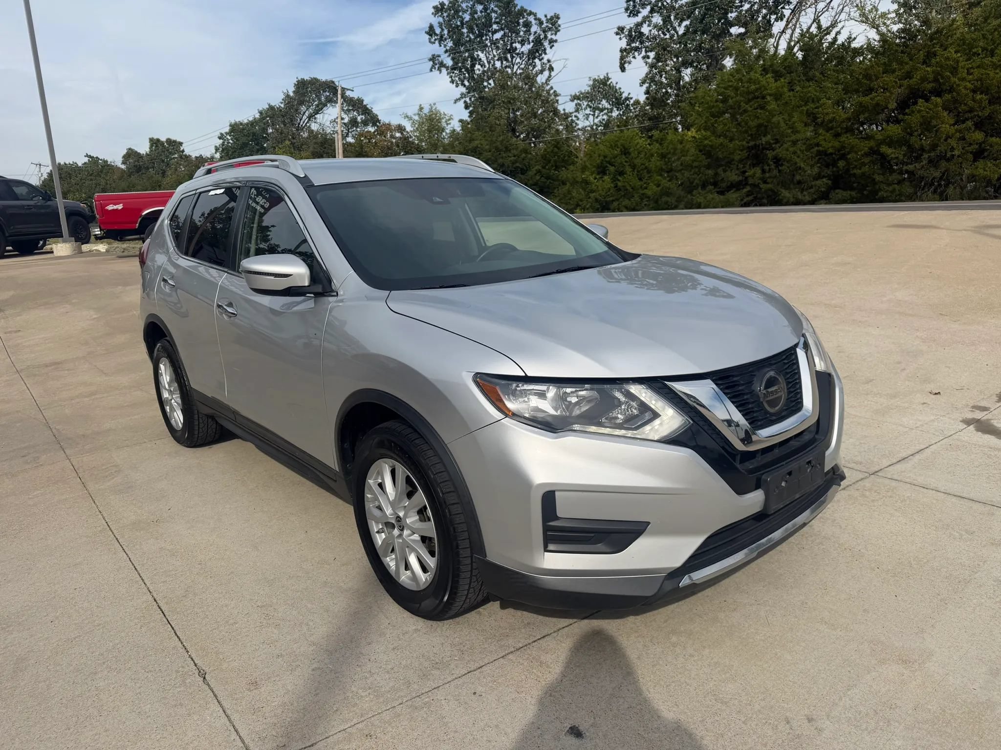 Used 2020 Nissan Rogue SV AWD/4WD image 3