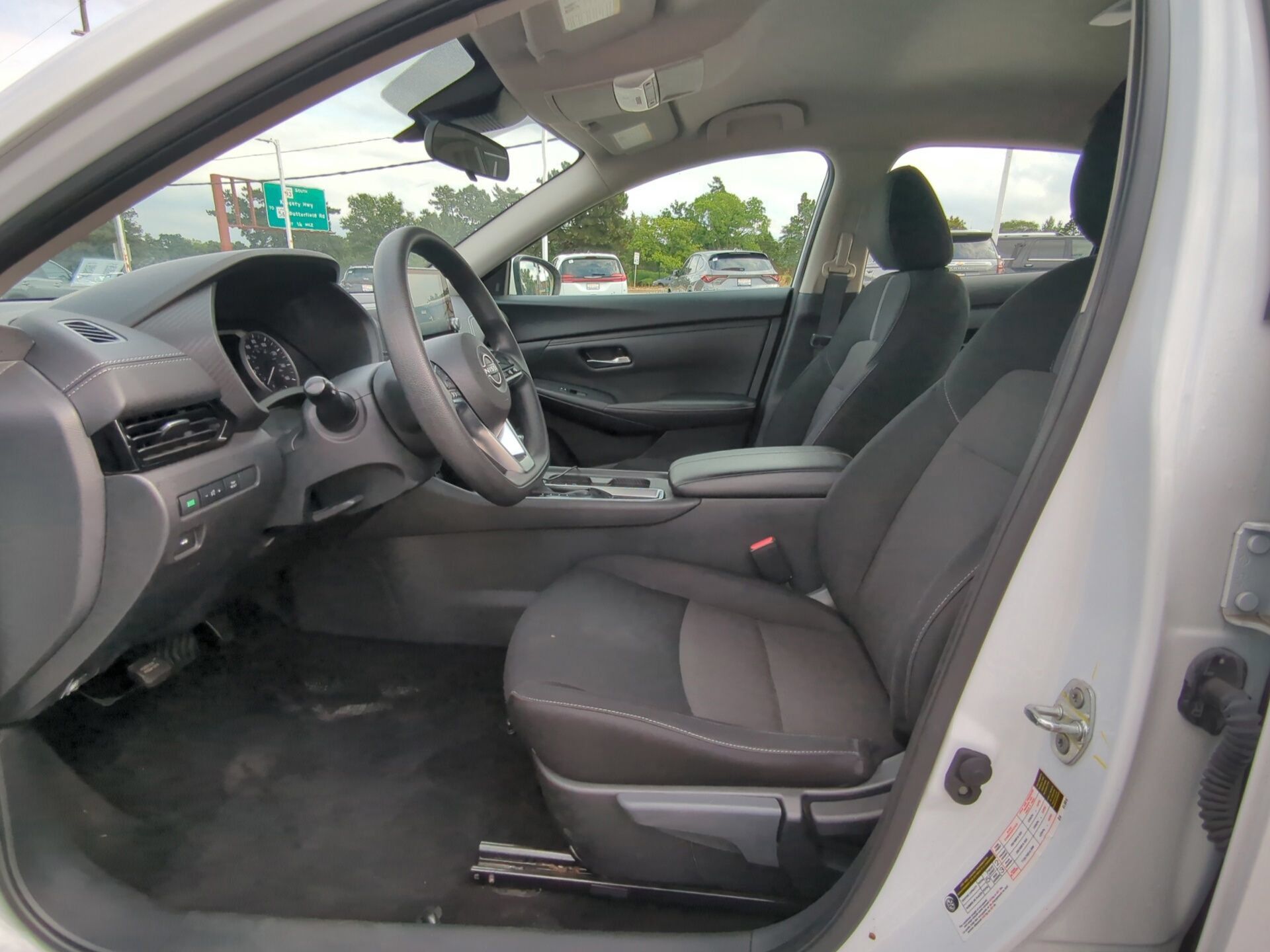 Used 2024 Nissan Sentra SV FWD image 15