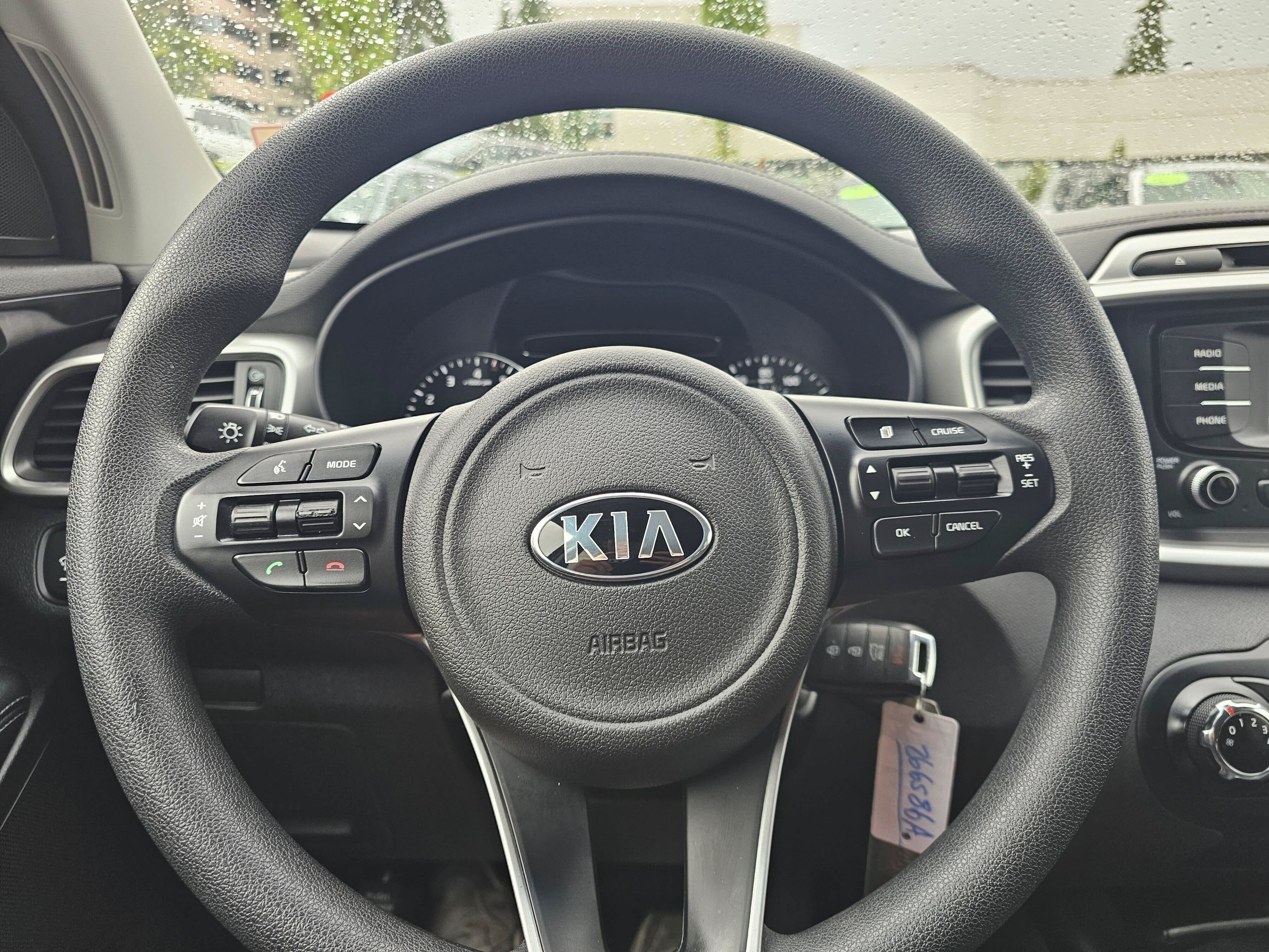 Used 2017 Kia Sorento FWD image 25