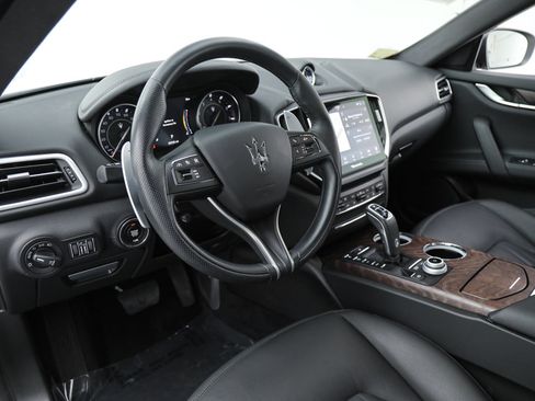 Certified 2023 Maserati Ghibli Modena RWD image 17