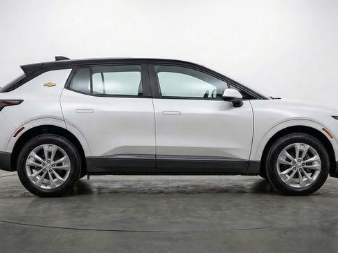 Used 2025 Chevrolet Equinox LT FWD image 11