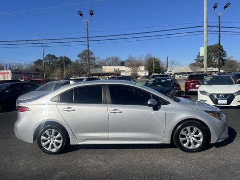 Used 2020 Toyota Corolla LE image 7
