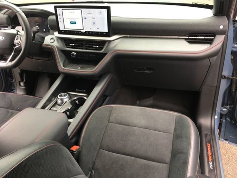 Used 2025 Ford Explorer ST AWD/4WD image 35