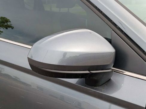 Used 2025 Volkswagen Taos SE image 12