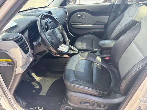 Used 2017 Kia Soul + w/ Primo Package image 5