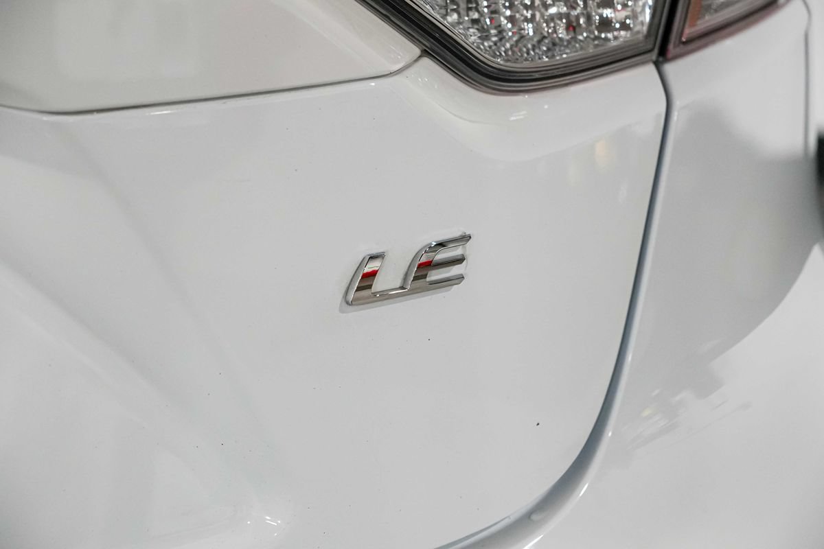 Used 2022 Toyota Corolla LE FWD image 12