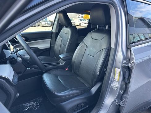 Used 2022 Jeep Compass Limited image 12