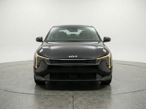 Used 2025 Kia K4 FWD image 2
