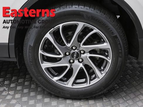 Used 2022 Lincoln Corsair FWD w/ Equipment Group 101A image 8