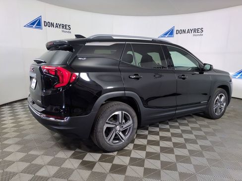 Used 2021 GMC Terrain SLT w/ Infotainment Package II AWD/4WD image 8