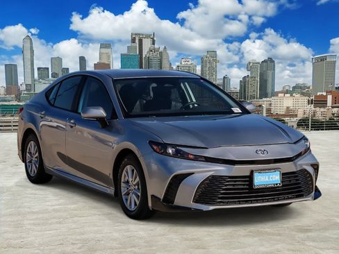Used 2025 Toyota Camry LE FWD image 3