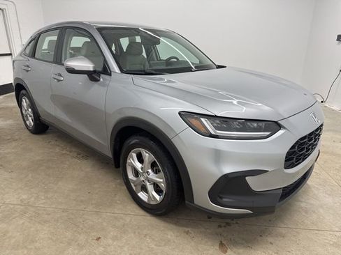 Used 2023 Honda HR-V LX image 3