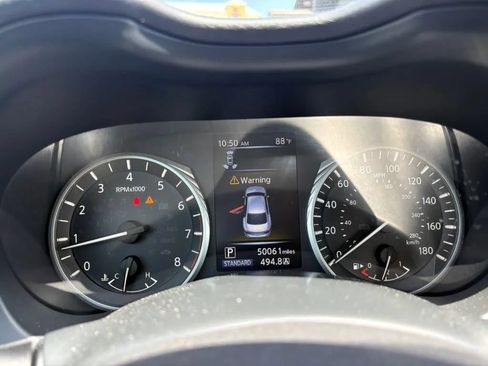 Used 2018 INFINITI Q50 Luxe w/ Essential Package (2.0T Luxe) AWD/4WD image 15