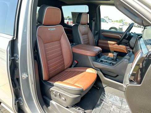 Used 2025 GMC Sierra 1500 Denali Ultimate image 25