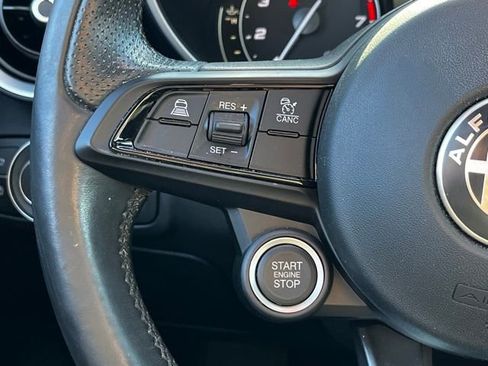 Used 2023 Alfa Romeo Giulia Ti image 21