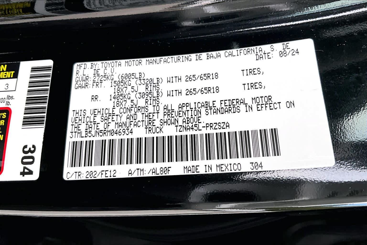 Used 2024 Toyota Tacoma TRD Sport AWD/4WD image 36