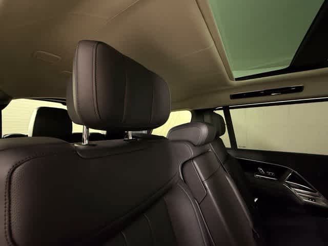 Used 2025 Land Rover Range Rover Long Wheelbase Autobiography AWD/4WD image 25