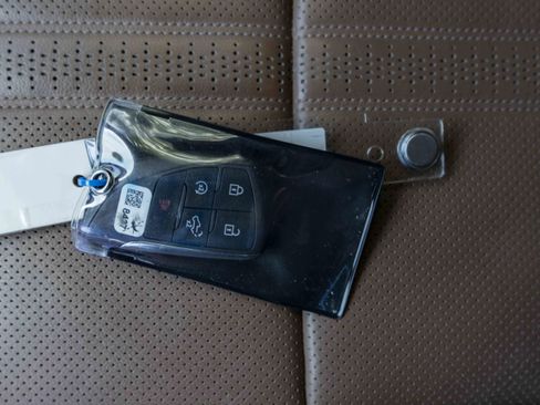 Used 2023 Chevrolet Silverado 1500 High Country image 42