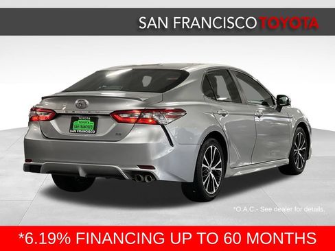 Certified 2018 Toyota Camry SE FWD image 5
