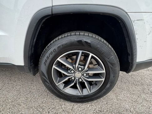 Used 2017 Jeep Grand Cherokee Limited w/ Luxury Group II image 24