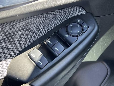 Used 2023 Chevrolet TrailBlazer LT FWD image 13