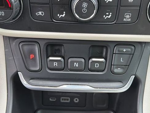 Used 2018 GMC Terrain Denali w/ Comfort Package image 32