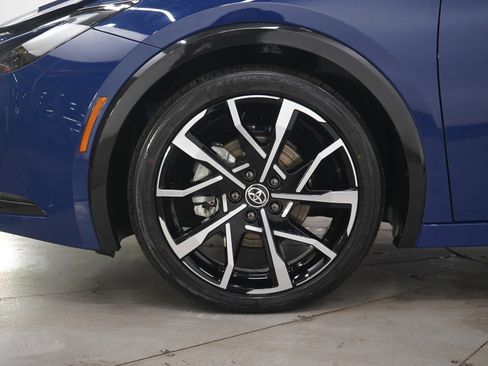 Used 2026 Toyota Prius Plug-In Hybrid image 30