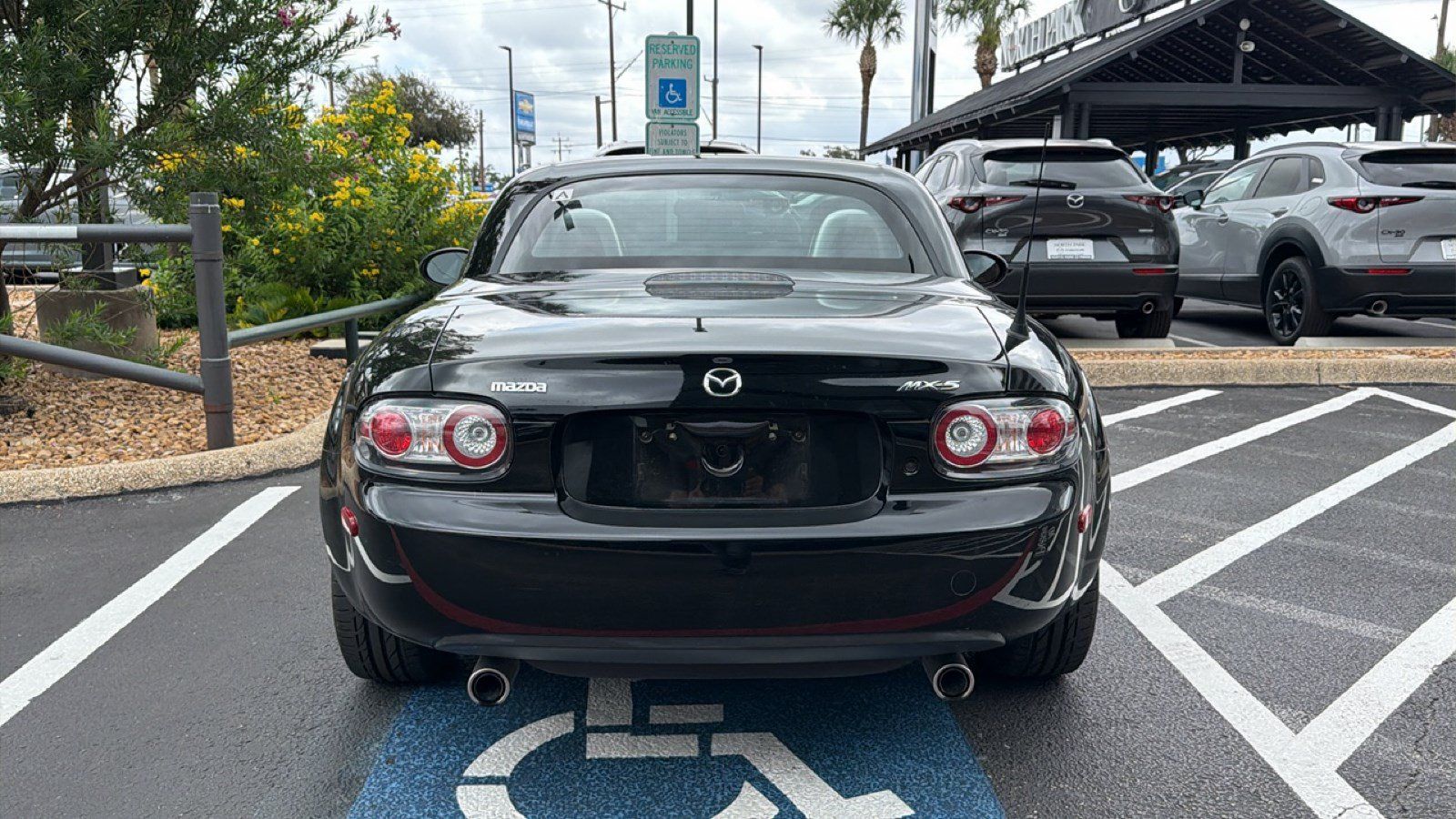 Used 2007 MAZDA MX-5 Miata Grand Touring w/ Premium Pkg RWD image 4