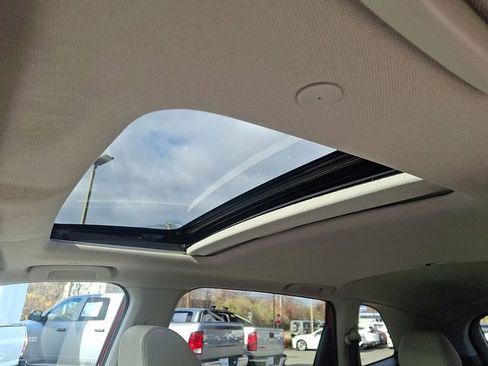 Used 2024 Honda CR-V EX image 15