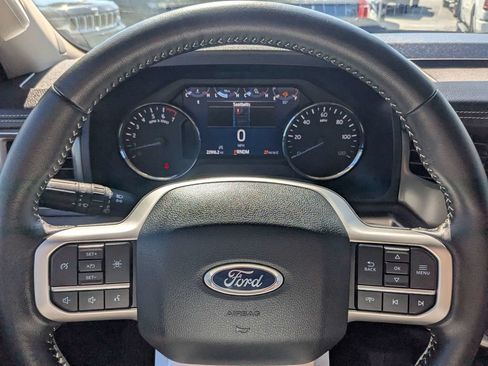 Used 2024 Ford Expedition XLT AWD/4WD image 29