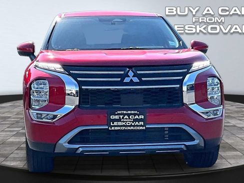 Used 2025 Mitsubishi Outlander SE AWD/4WD image 3