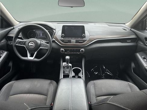 Used 2024 Nissan Altima 2.5 SV FWD image 29