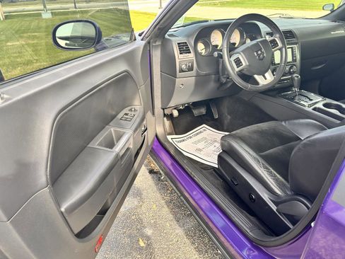 Used 2014 Dodge Challenger R/T image 6