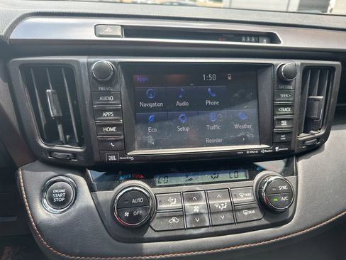 Used 2018 Toyota RAV4 SE w/ Power Extra Value Package FWD image 11
