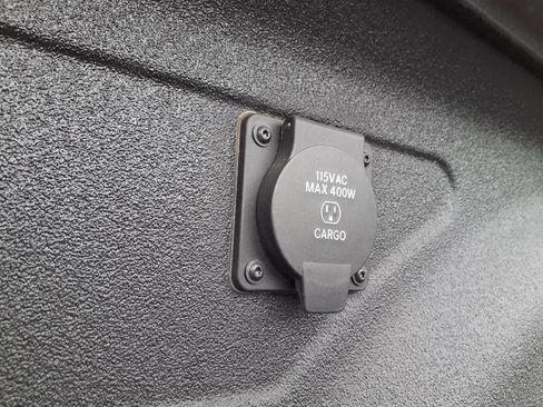 Used 2024 RAM 2500 Laramie w/ Night Edition AWD/4WD image 38
