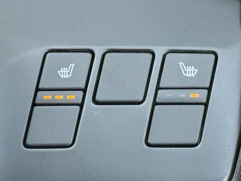 Used 2025 Kia Sportage LX image 40