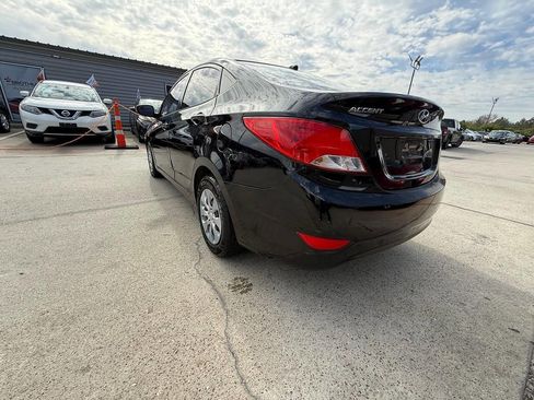 Used 2016 Hyundai Accent SE w/ Option Group 02 image 11