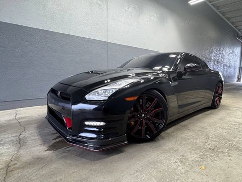Used 2014 Nissan GT-R Premium AWD/4WD image 28