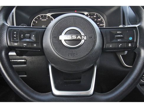 Used 2023 Nissan Rogue SV image 17