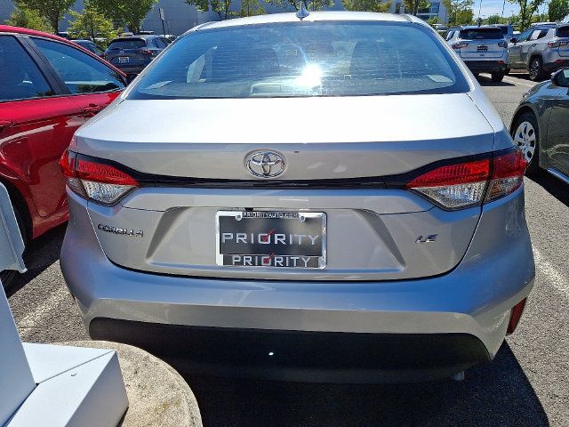 Used 2024 Toyota Corolla LE FWD image 5