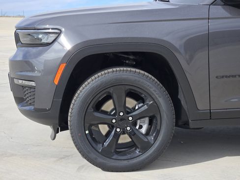 New 2025 Jeep Grand Cherokee L Limited w/ Black Appearance Package image 6