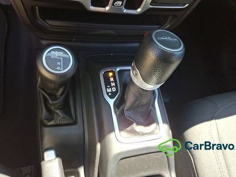 Used 2022 Jeep Gladiator Sport AWD/4WD image 15