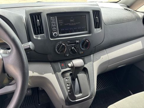 Used 2021 Nissan NV200 S w/ Back Door Glass Package image 15