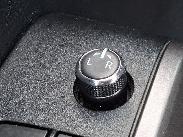 Used 2018 Toyota Tacoma TRD Sport AWD/4WD image 18