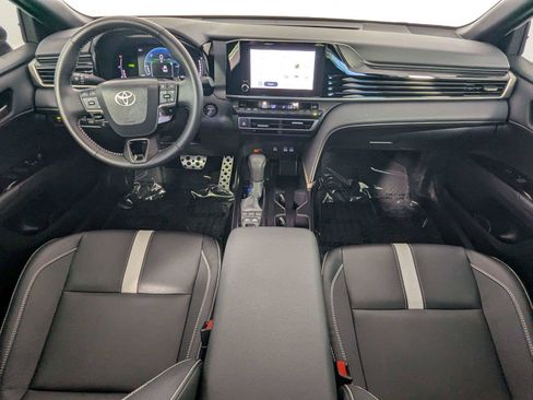 Certified 2026 Toyota Camry Hybrid FWD image 36