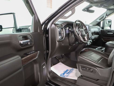 Used 2022 GMC Sierra 2500 Denali w/ Technology Package image 3