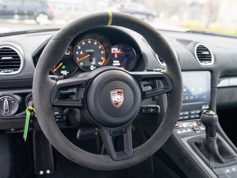 Used 2025 Porsche 718 Cayman GT4 RS image 15