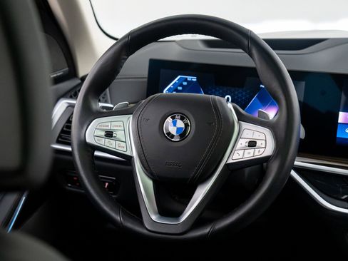 Certified 2023 BMW X7 xDrive40i w/ Premium Package image 10