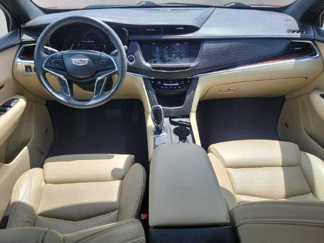 Used 2017 Cadillac XT5 Luxury w/ Driver Awareness Package AWD/4WD image 10