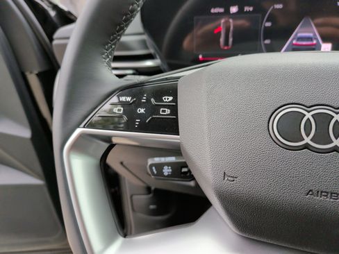 Used 2025 Audi Q5 Premium AWD/4WD image 17
